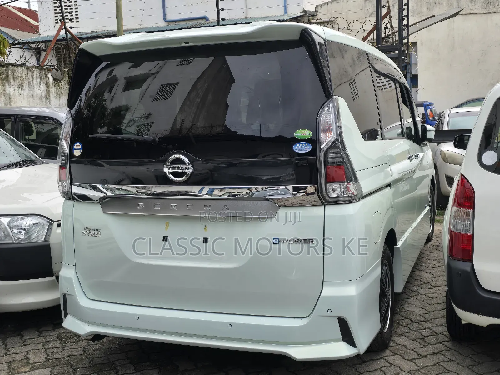 Nissan Serena 2018 White