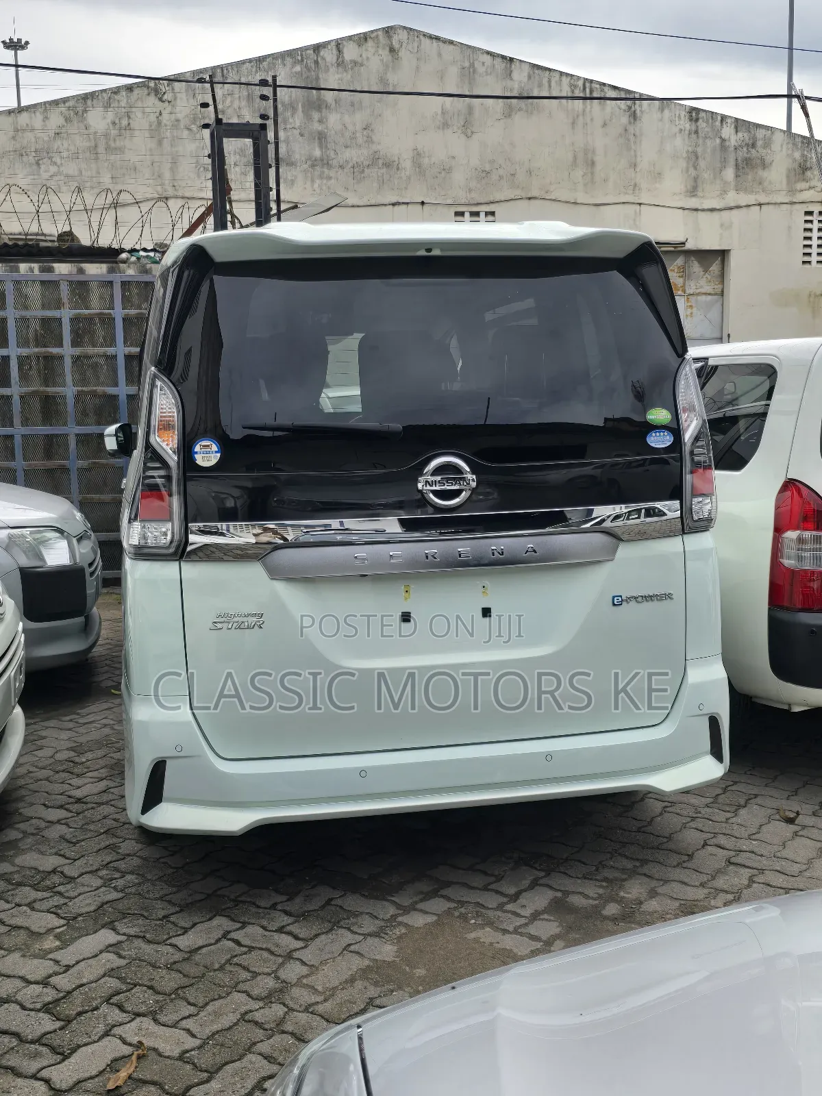 Nissan Serena 2018 White