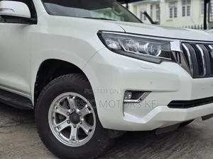 Toyota Land Cruiser Prado 2.8 2019 White