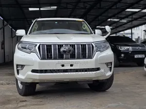 Toyota Land Cruiser Prado 2.8 2019 White