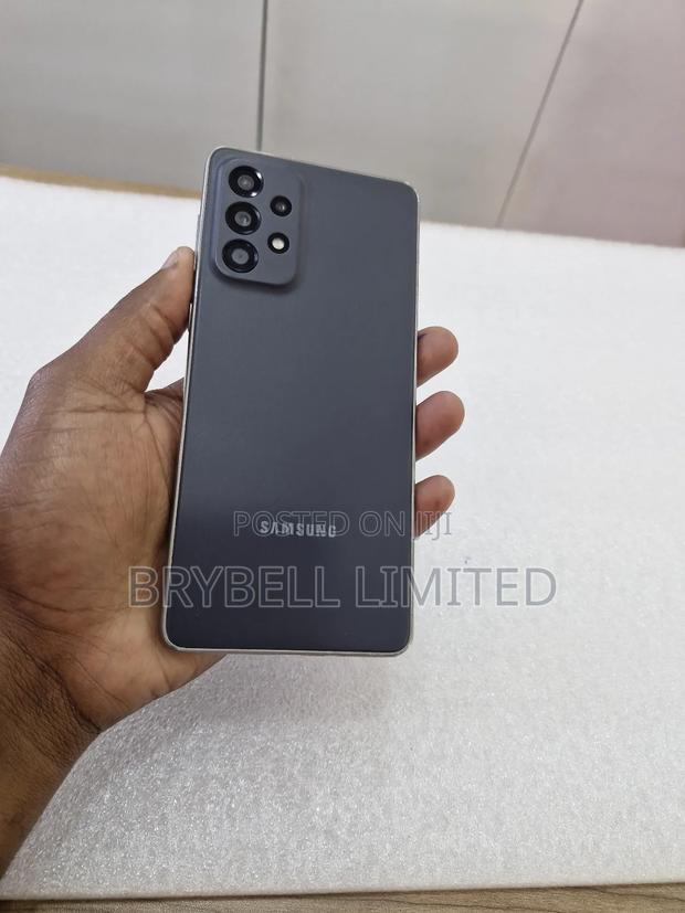Samsung Galaxy A73 5G 256 GB Gray - main view