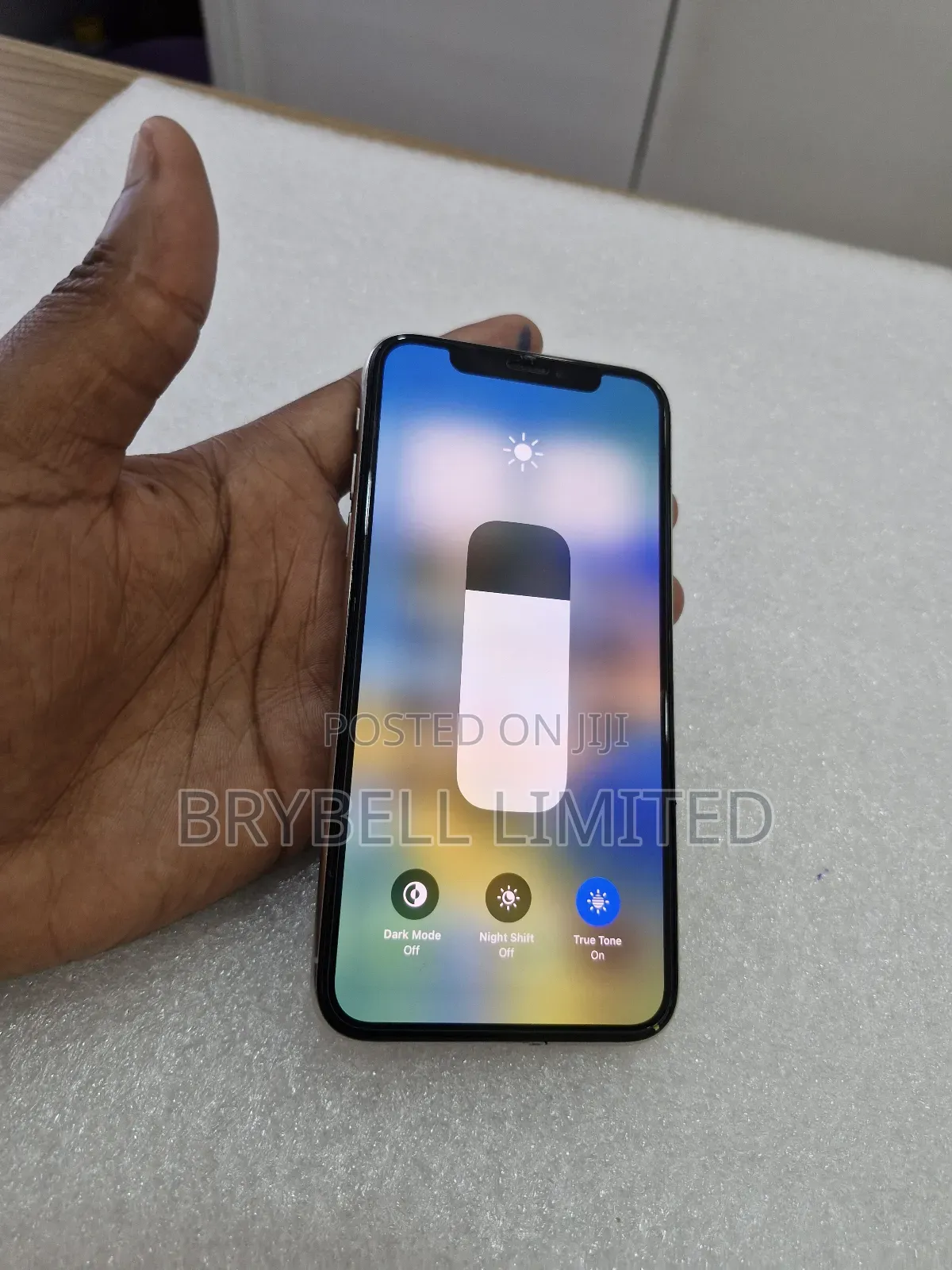 Apple iPhone X 64 GB White