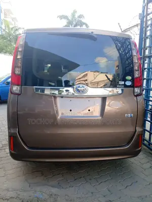Toyota Noah 2.0 AWD (7 Seater) 2019 Brown