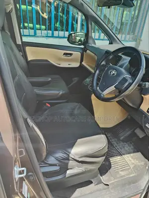 Toyota Noah 2.0 AWD (7 Seater) 2019 Brown