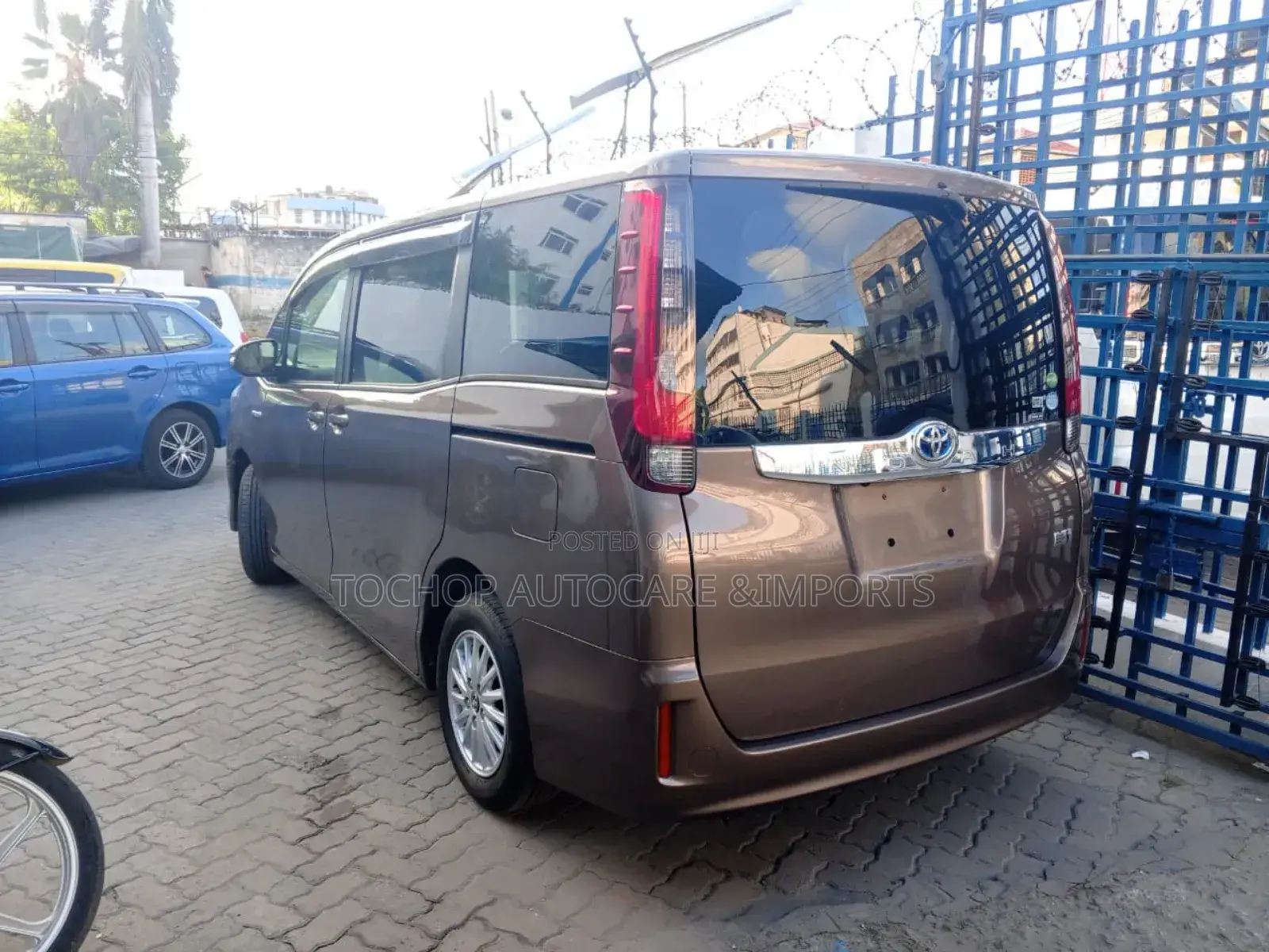 Toyota Noah 2.0 AWD (7 Seater) 2019 Brown