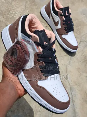 Air Jordan 1 Low "Mocha 40-45