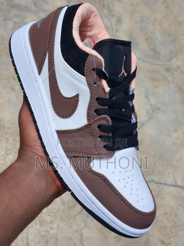 Air Jordan 1 Low "Mocha 40-45 - main view