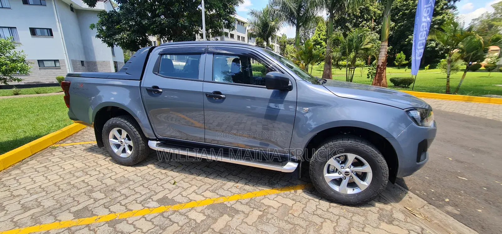 New Isuzu D-MAX 2025 Gray