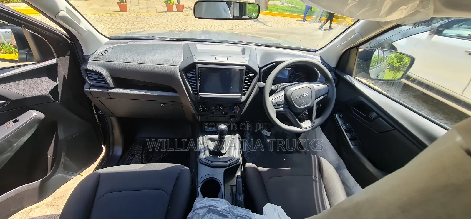 New Isuzu D-MAX 2025 Gray