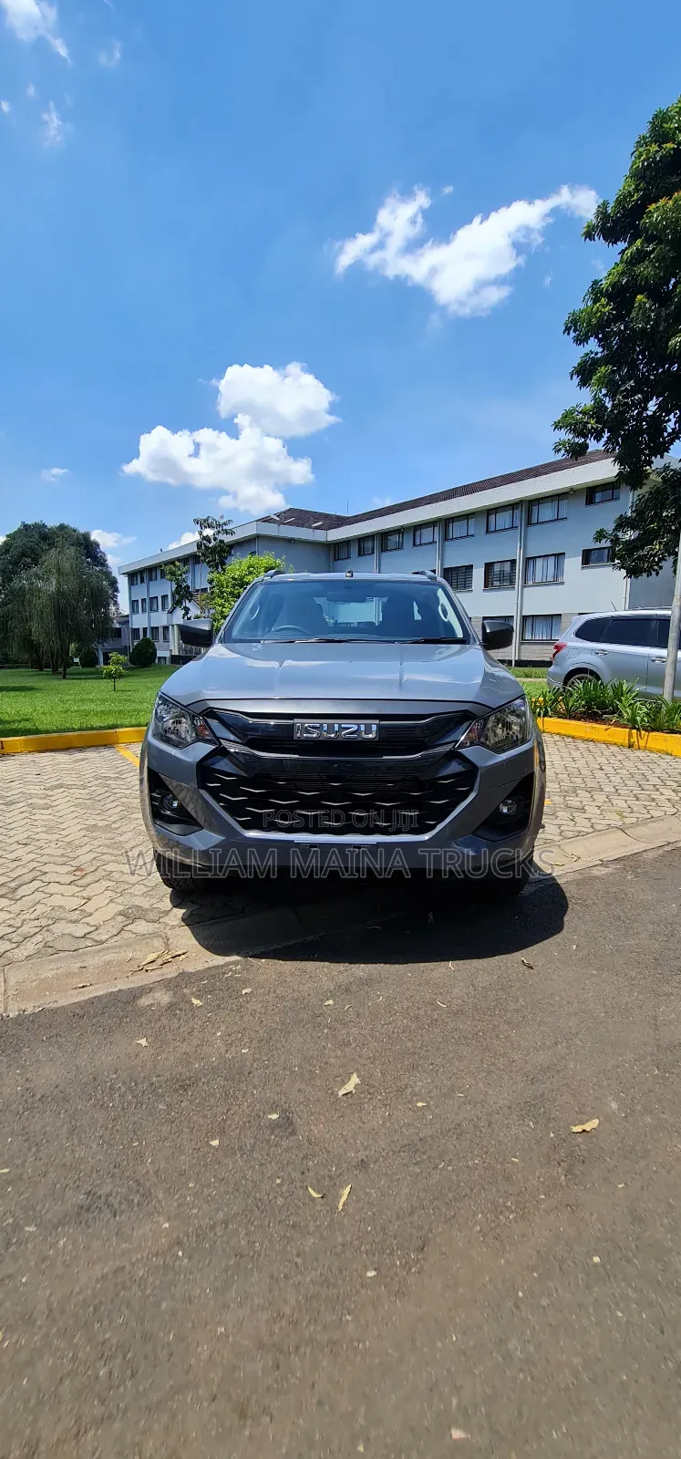 New Isuzu D-MAX 2025 Gray