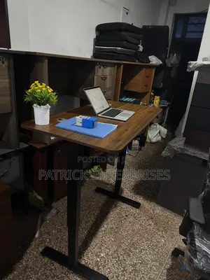 Modern Motorized Electric Adjustable Hight 1.2 Mtr Desk