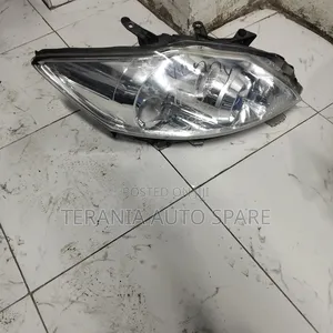 Auris 2010 Headlight