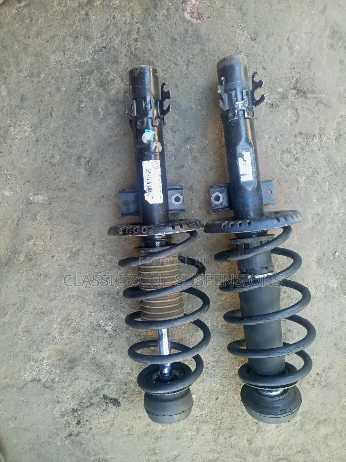 Volkswagen Polo Front Shocks.