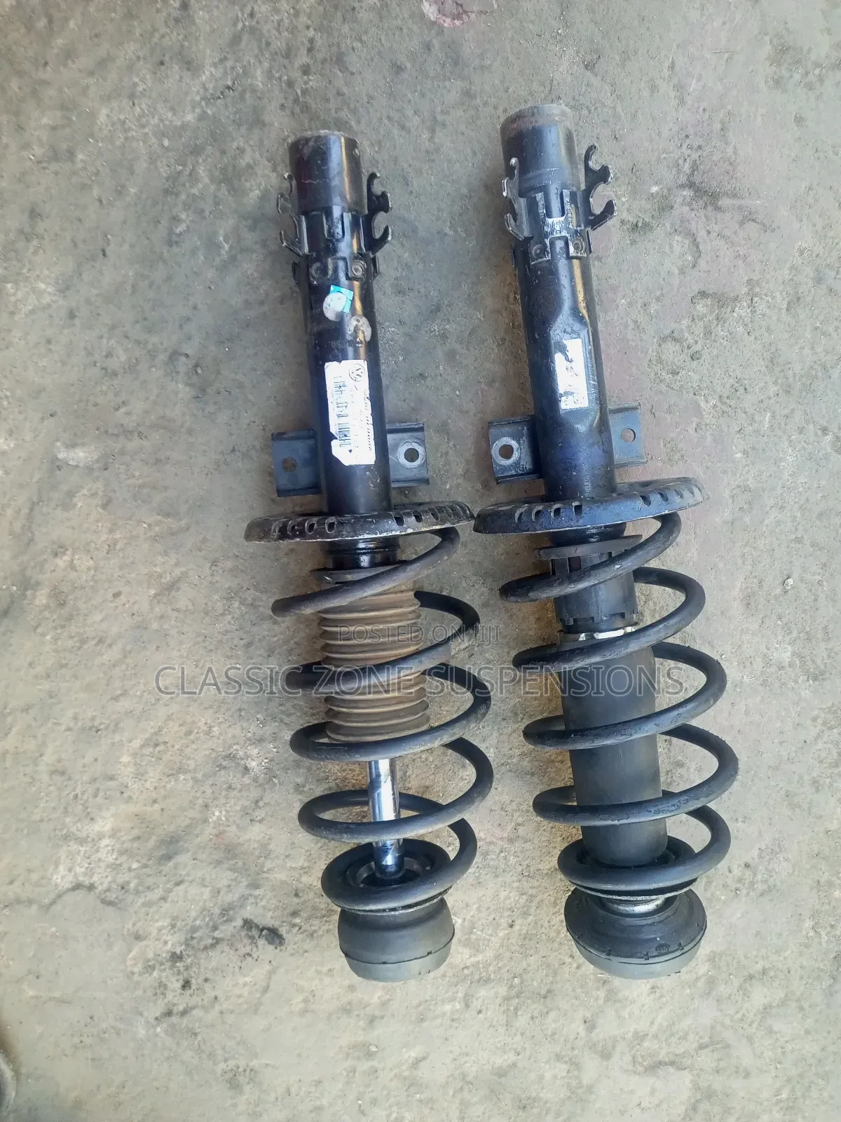 Volkswagen Polo Front Shocks.