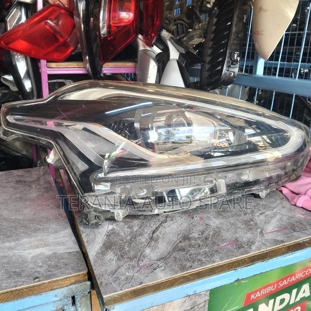 Sienta New Model Headlight - main view