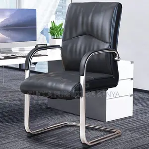Office Chair:Black Ergonomic Leather Studio/Conference Chair