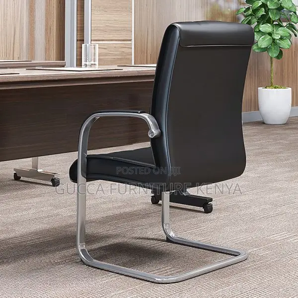 Office Chair:Black Ergonomic Leather Studio/Conference Chair