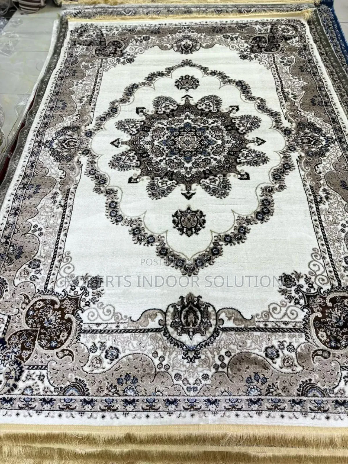 Experience the Artistry of Iraqi Carpet Weaving.
