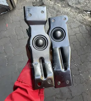 Pajero I.O Engine Mount (Set)