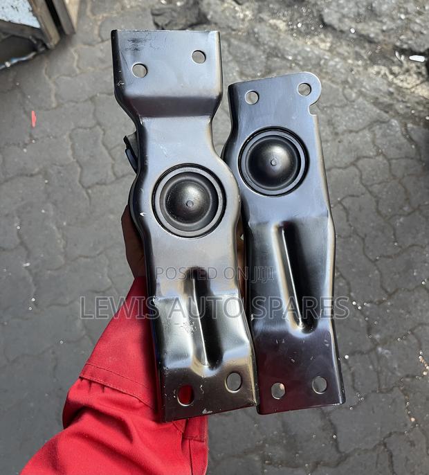 Pajero I.O Engine Mount (Set) - thumbnail 5