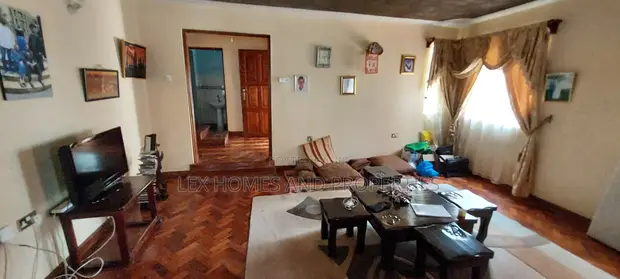 5bdrm Maisonette in Nkoroi for sale