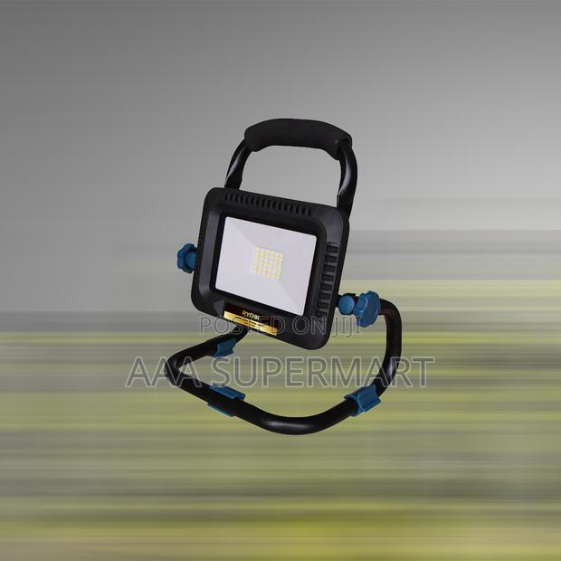 XWL-1800 18v Li-Ion Work Light 20w Adjustable Brightness