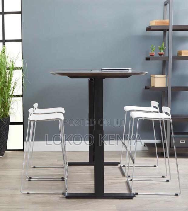 Office Desk: Powered Height-Adjustable Desk - thumbnail 4