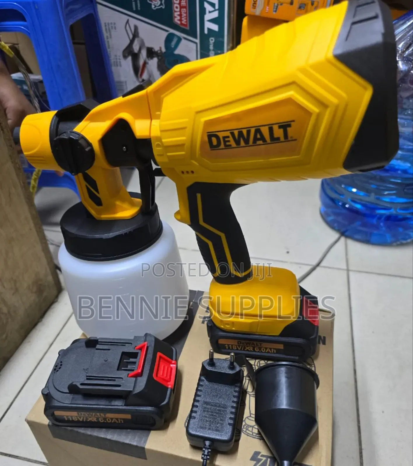 Dewalt Spray Gun / Rechargeable Cordless Spray Gun