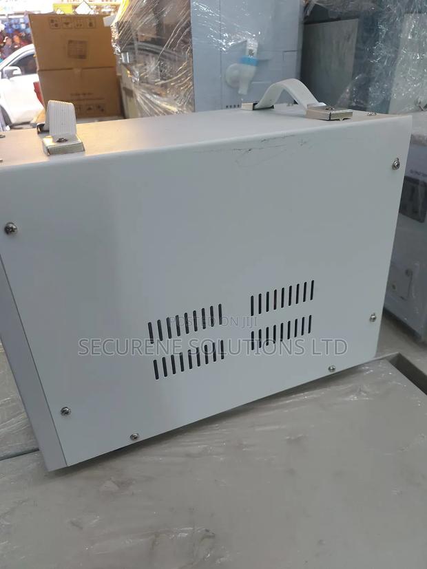 Drompower Pc-Svc5000va Servo Motor Ac Voltage Stabilizer - thumbnail 2