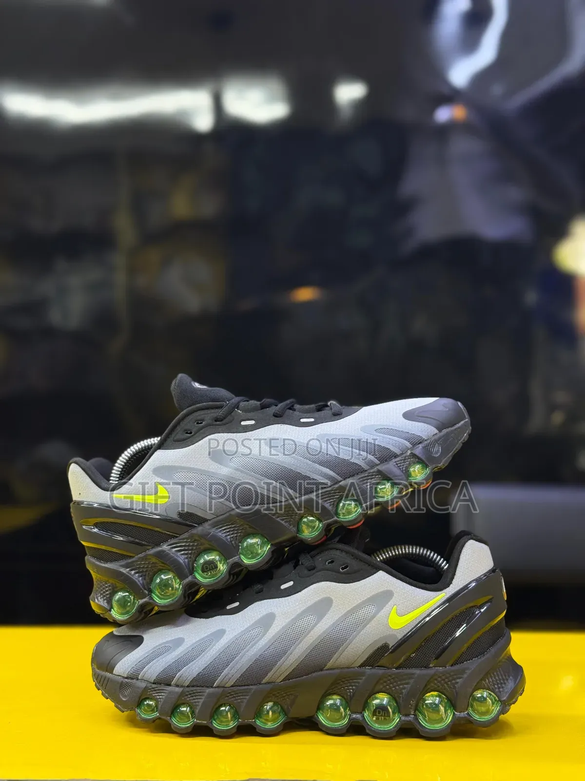 Nike Airmax Dn8 “ Black Volt ” Sneakers