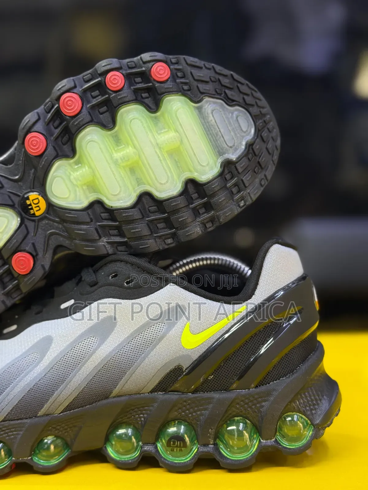 Nike Airmax Dn8 “ Black Volt ” Sneakers
