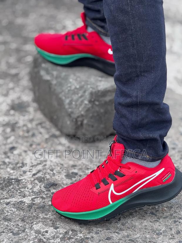 Red Nike Air (Zoom Pegasus 38) Runners - thumbnail 3