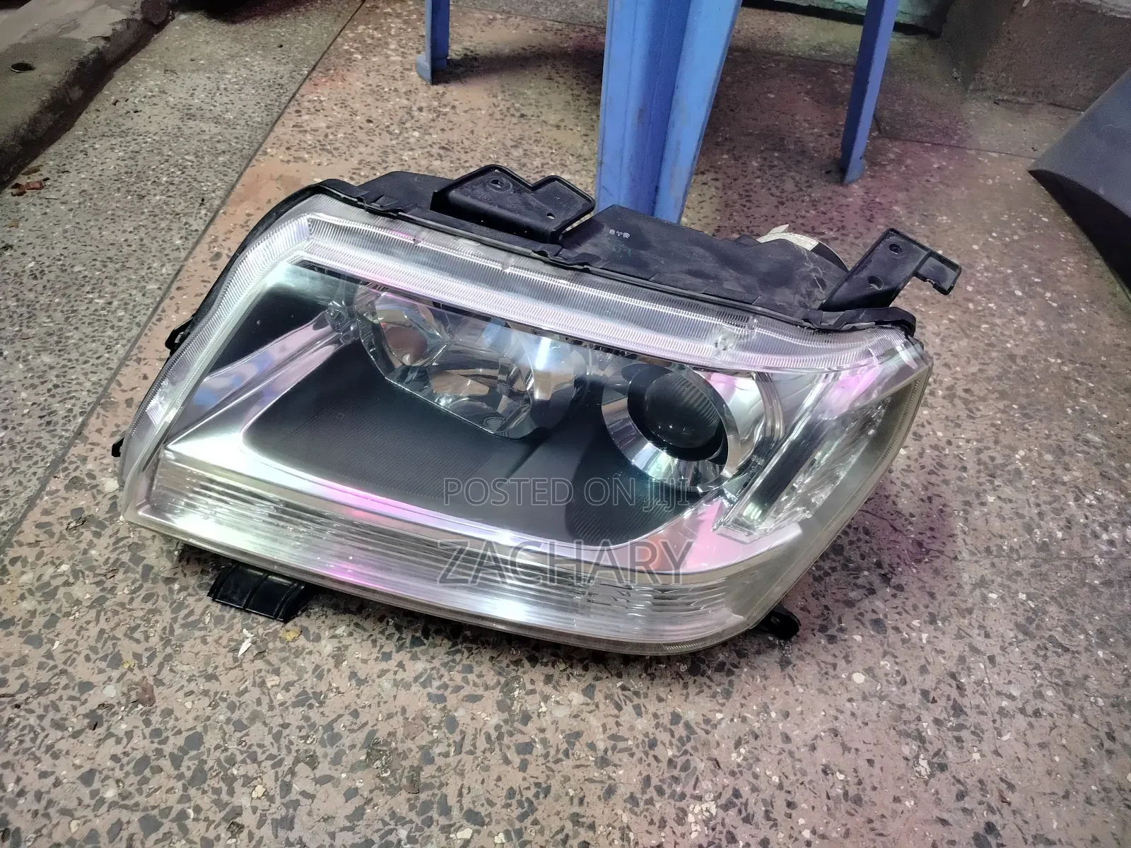 Escudo 2010 LHS Headlight