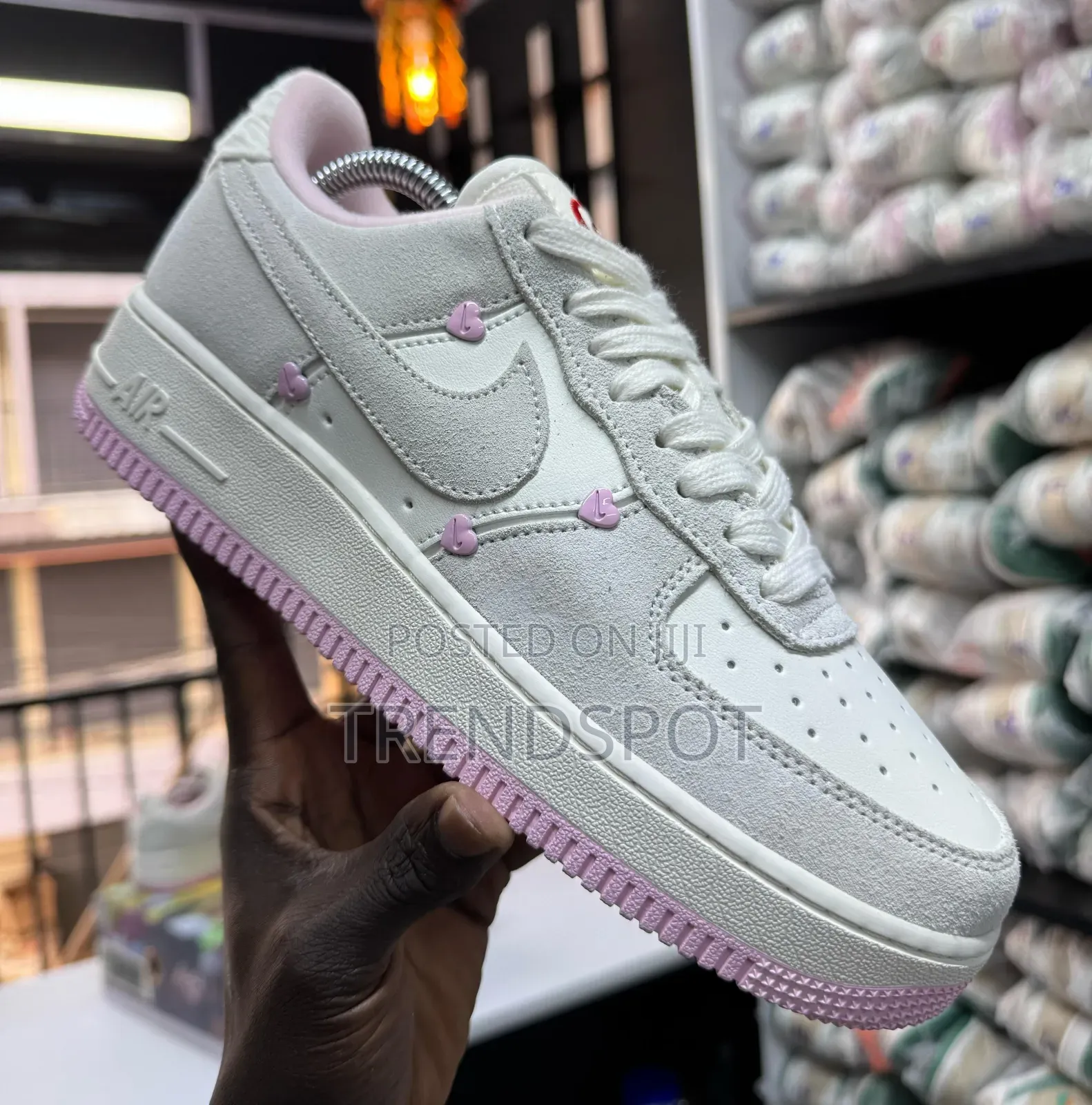 Air-Force 1 Low San Valentin.