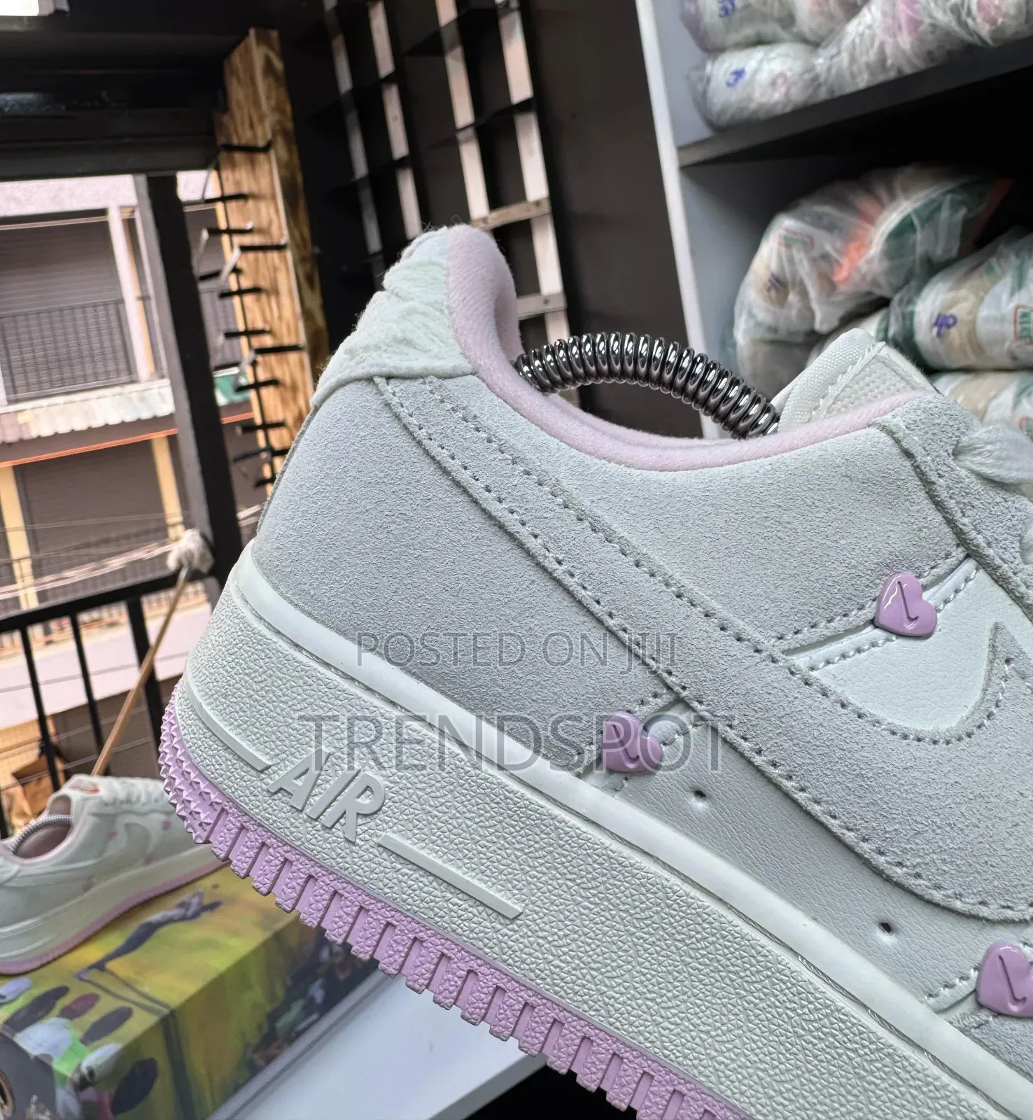 Air-Force 1 Low San Valentin.