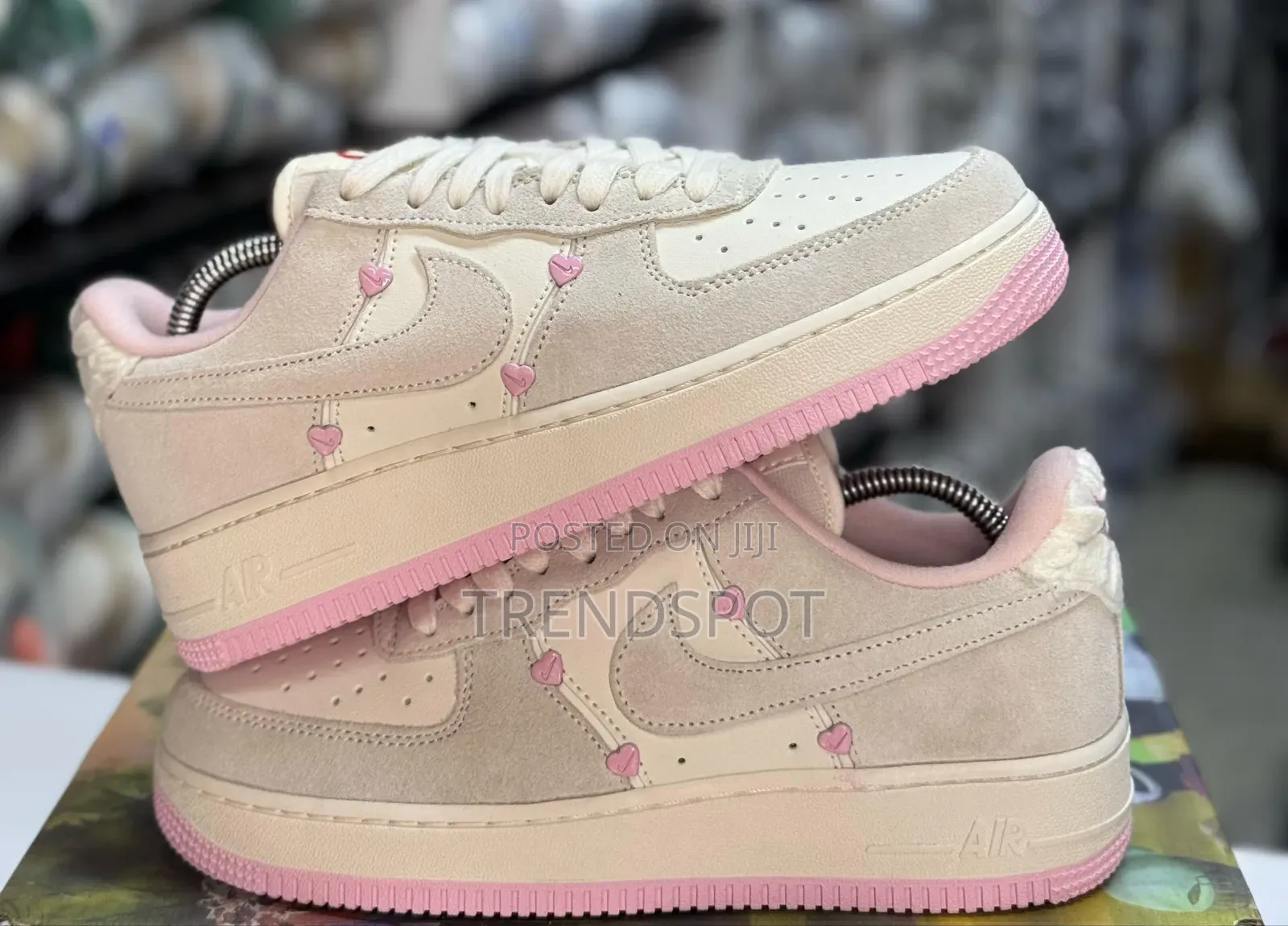 Air-Force 1 Low San Valentin.