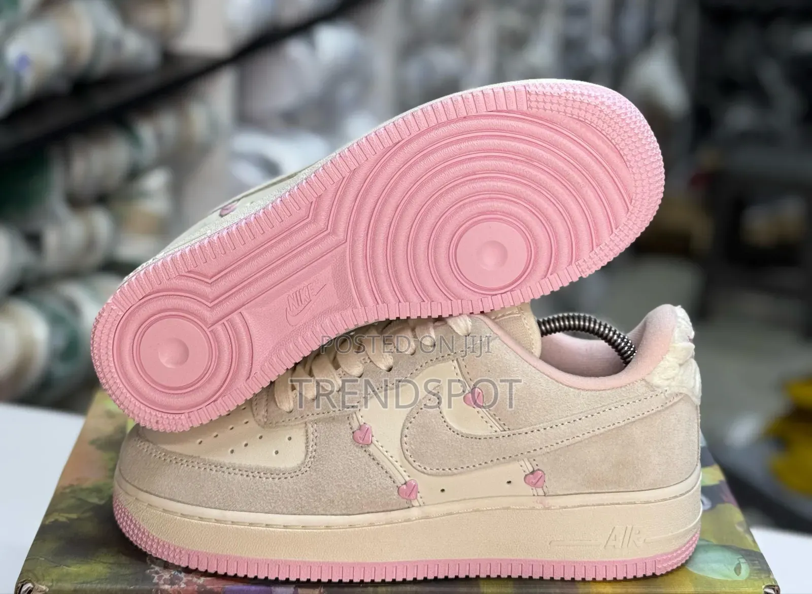 Air-Force 1 Low San Valentin.