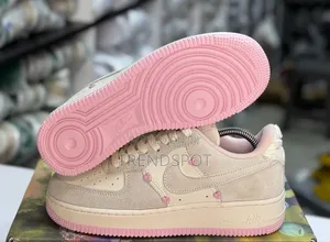 Air-Force 1 Low San Valentin.