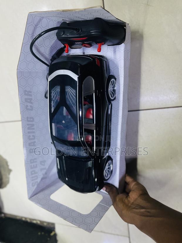 Rc Black Super Racing Car With Controller - thumbnail 3