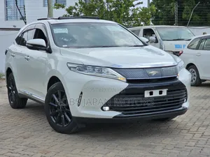 Toyota Harrier 2.0 2018 White