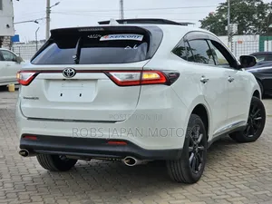 Toyota Harrier 2.0 2018 White