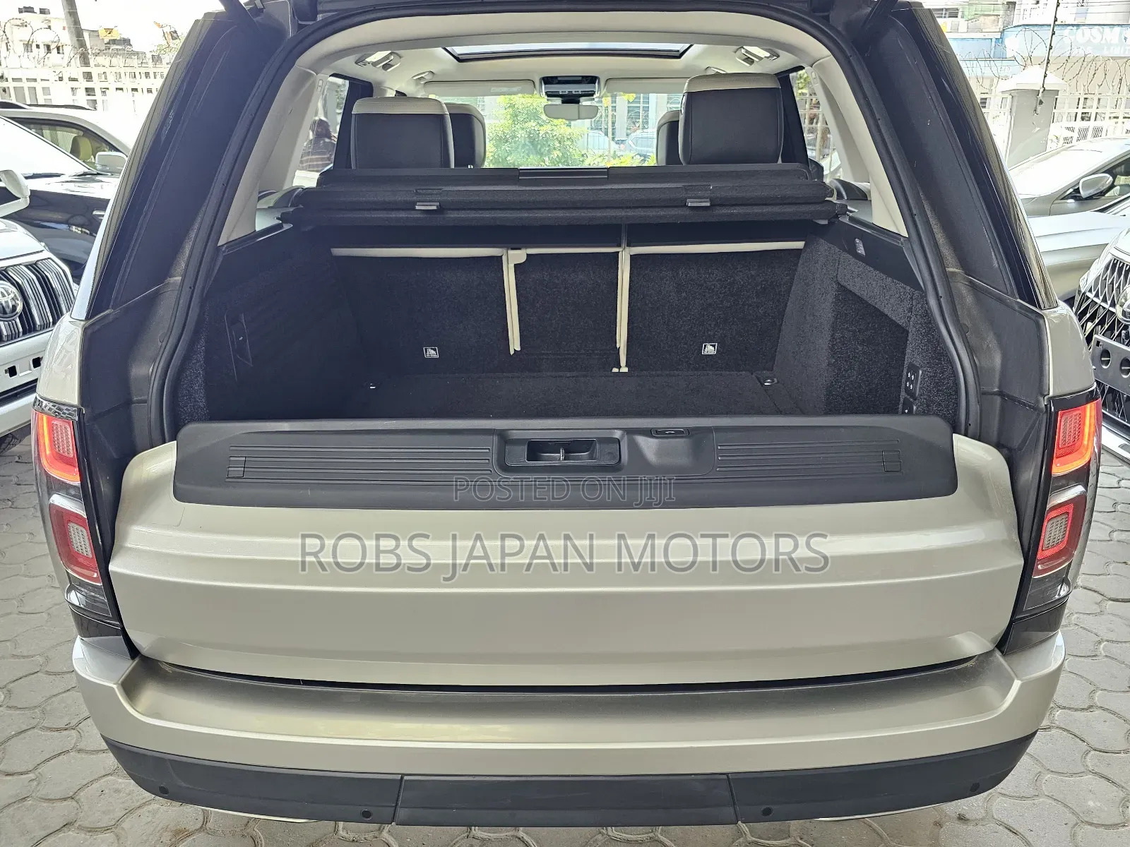 Land Rover Range Rover Vogue 2019 Gold