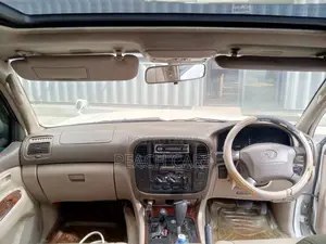 Toyota Land Cruiser 1998 White