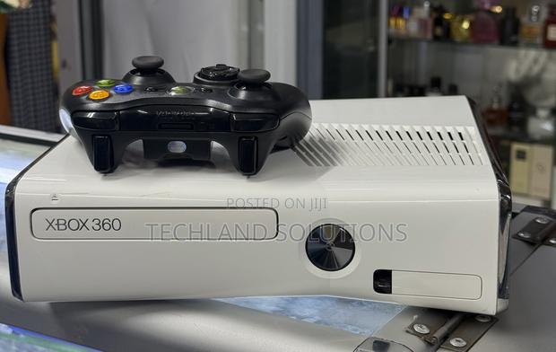 Clean Xbox 360 Chipped Machine - thumbnail 3