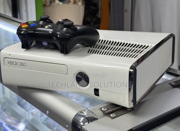 Clean Xbox 360 Chipped Machine - thumbnail 4