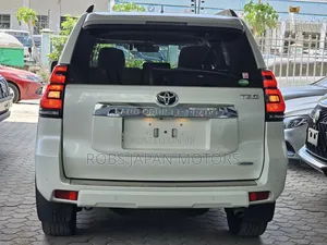 Toyota Land Cruiser Prado 2.8 2018 Off white