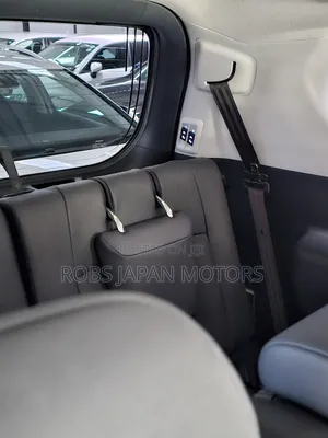 Toyota Land Cruiser Prado 2.8 2018 Ivory