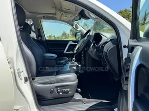 Toyota Land Cruiser Prado 2018 White