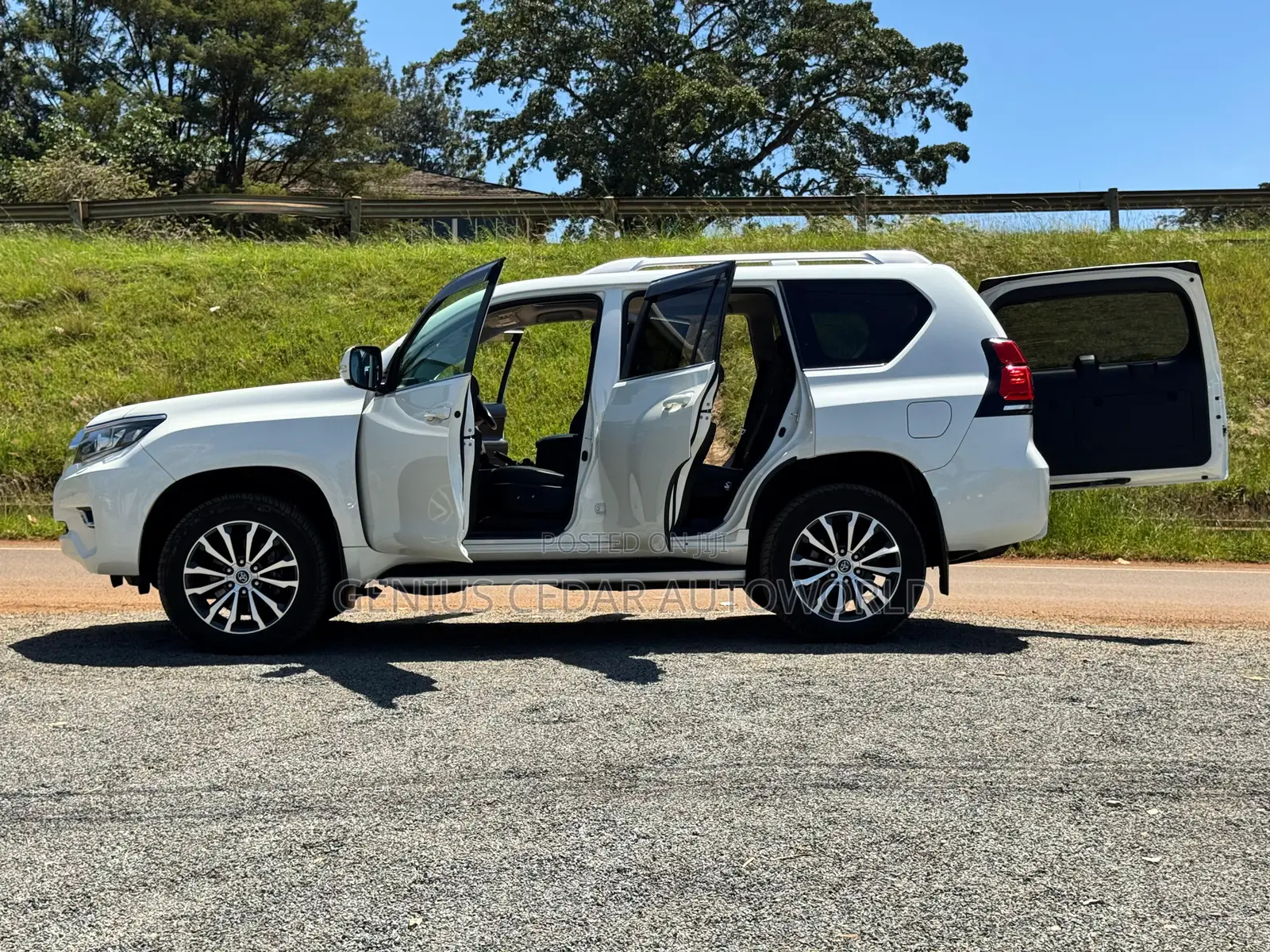 Toyota Land Cruiser Prado 2018 White