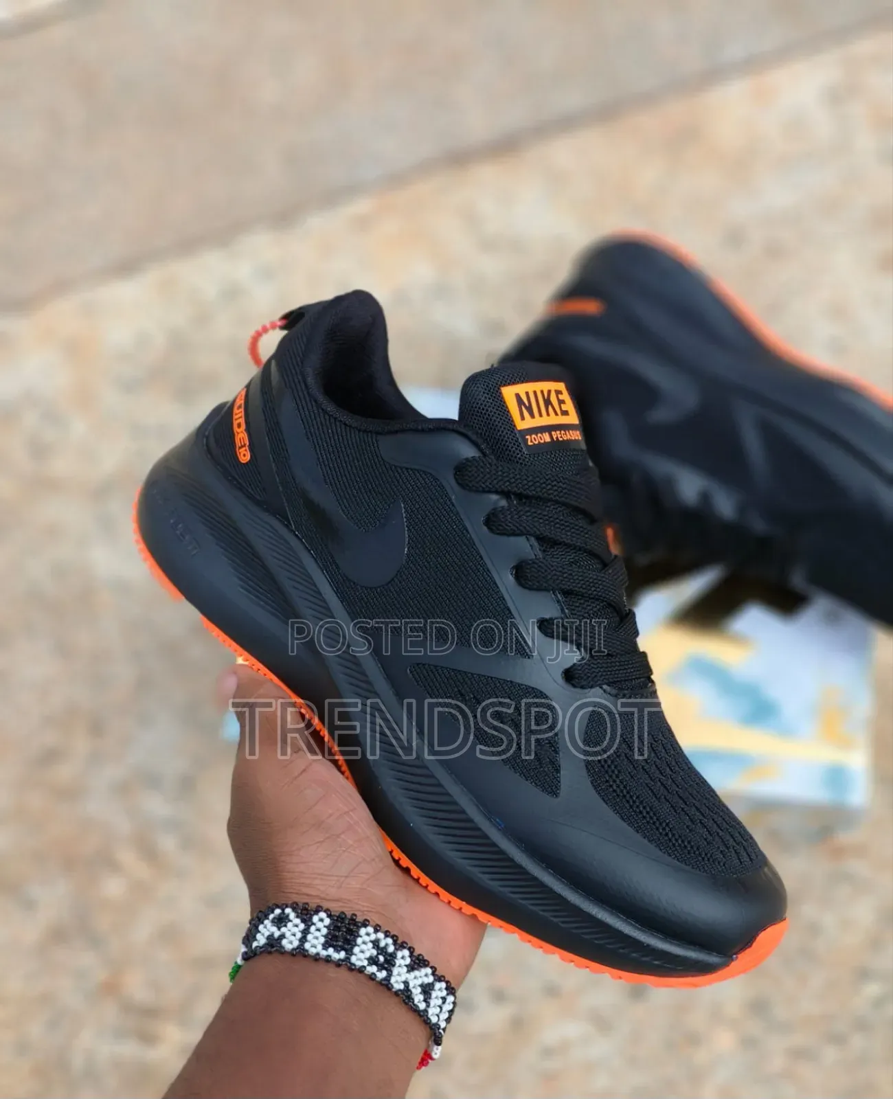 Zoom 
Shoes 